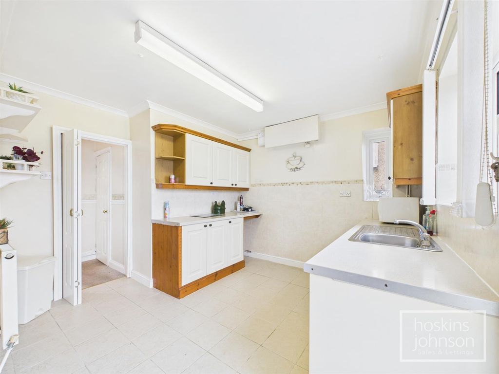 Property photo 2 of 20 Kitchen