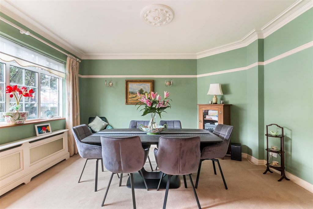 Property photo 2 of 20 Dining Room