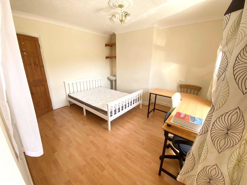Property photo 2 of 9 Picture No. 06