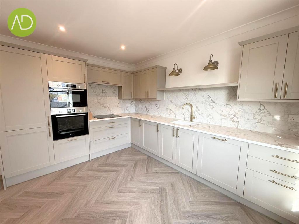 Property photo 2 of 22 19.Jpg