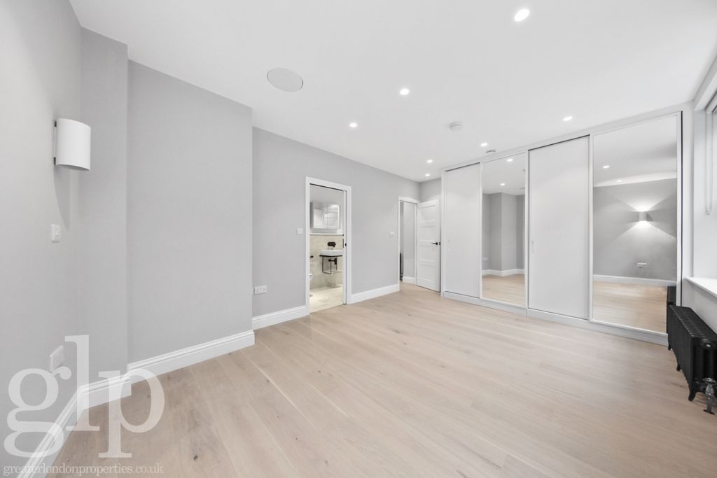 Property photo 2 of 11 607732