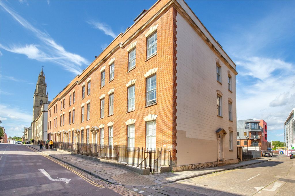 Property photo 1 of 18 Picture No. 05