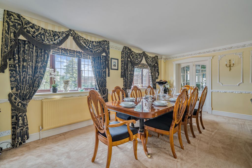 Property photo 3 of 24 Dining Room