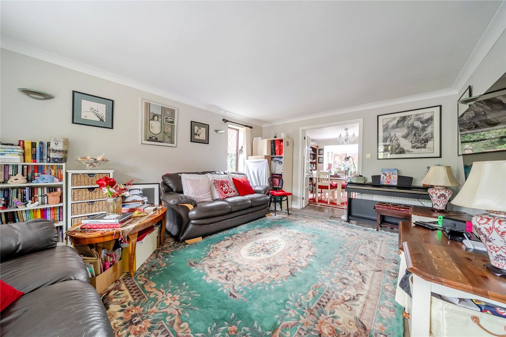 Additional image 5 of 6 bed detached house for saleLightwater, Surrey GU18