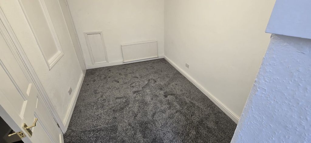 Property photo 3 of 19 Photo 2