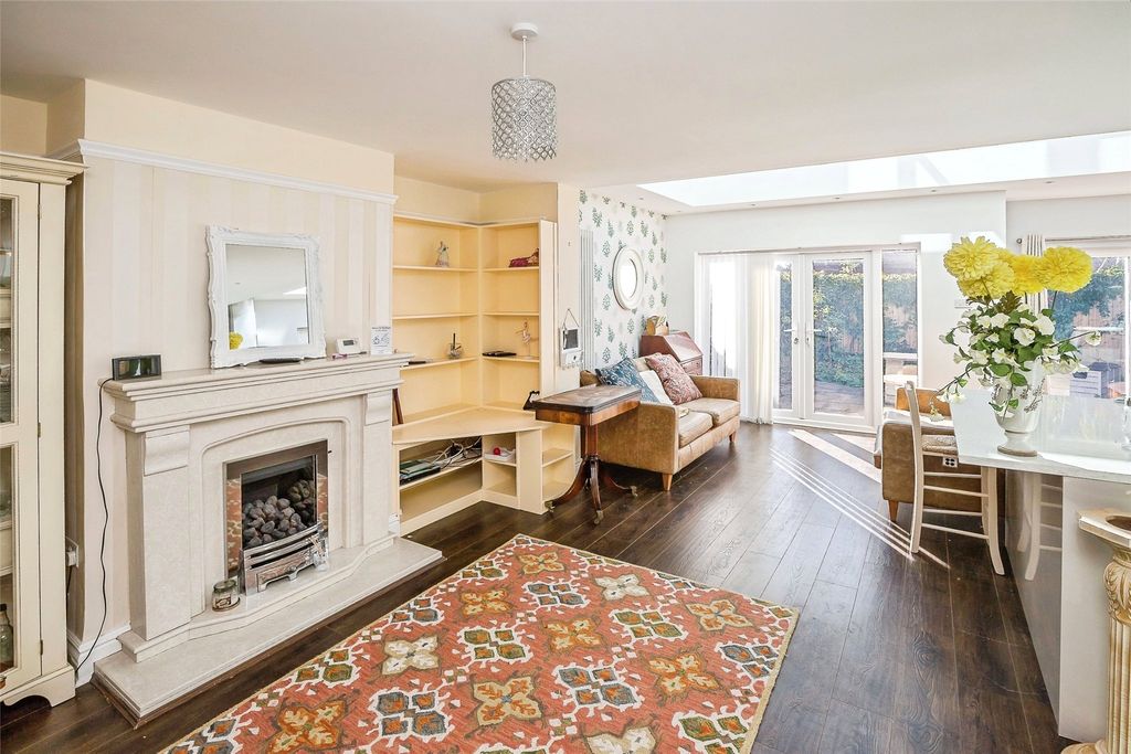 Property photo 2 of 17 Picture No. 27