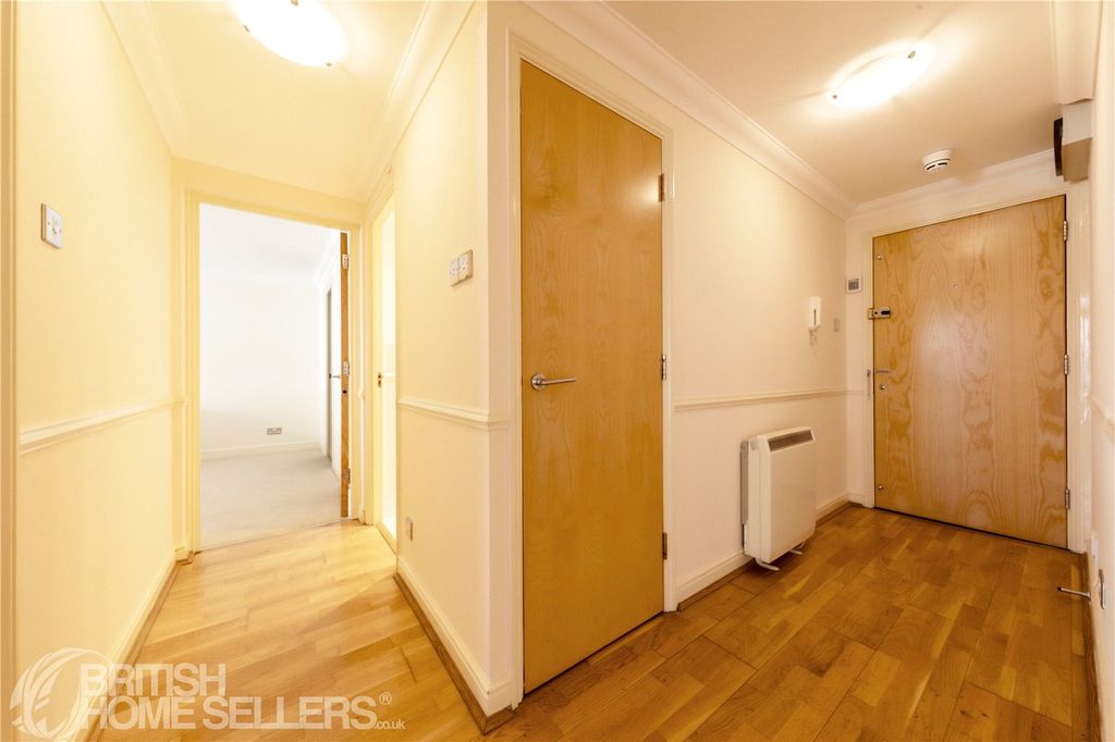 Property photo 2 of 18 Picture No. 11