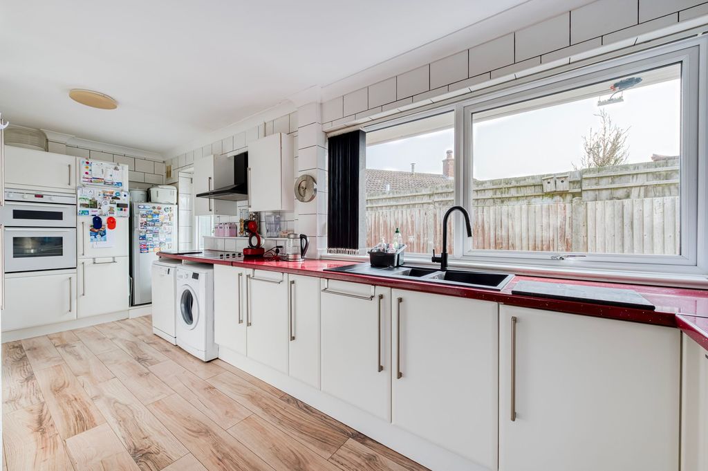 Property photo 2 of 22