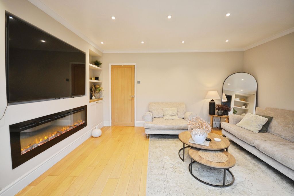 Property photo 2 of 18 Photo #2