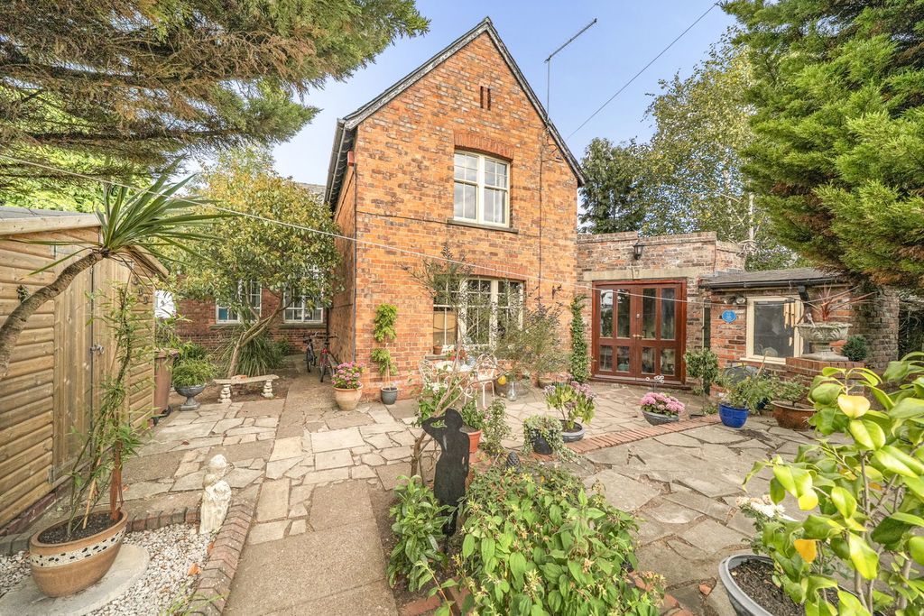 Property photo 1 of 26