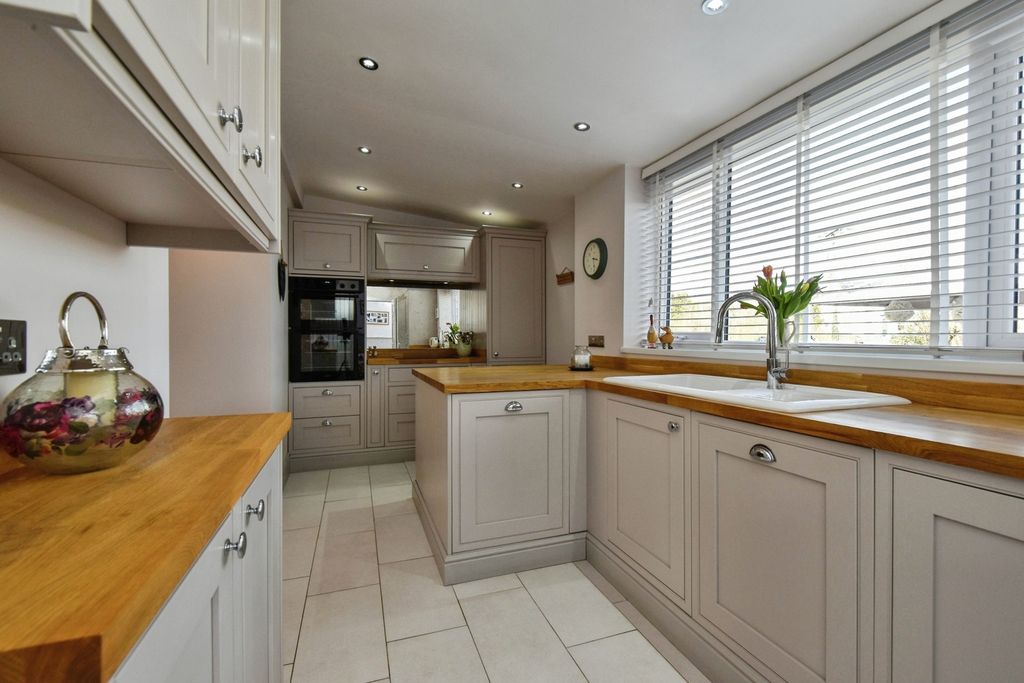 Property photo 3 of 22 Pbox-Img.Jpg