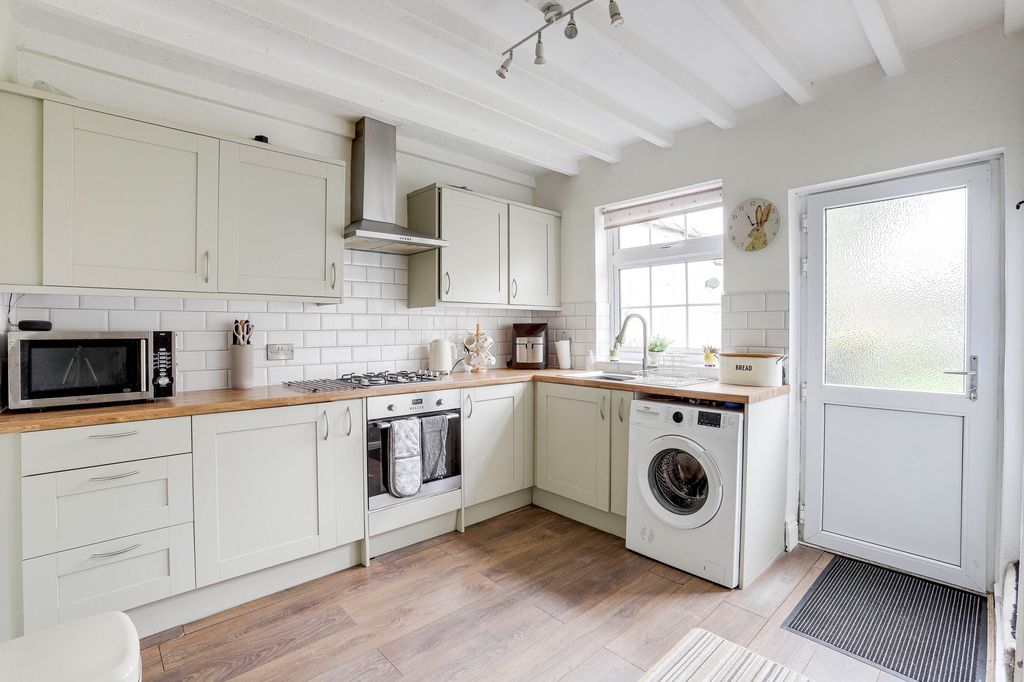 Property photo 3 of 16