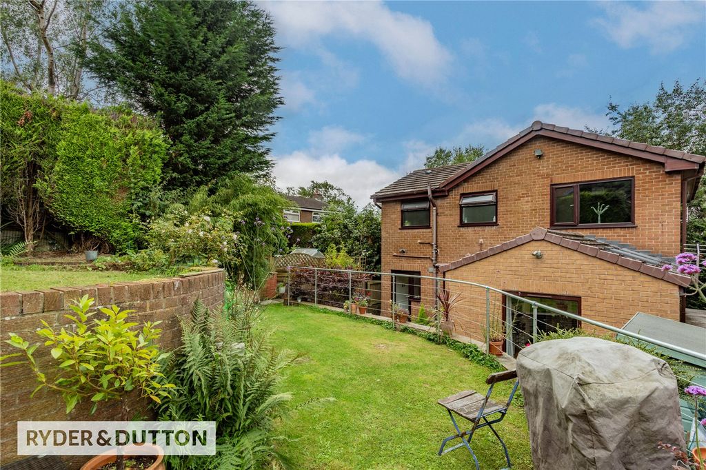 Property photo 2 of 28 Picture No. 12