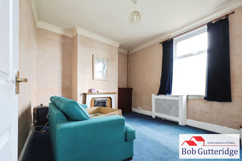 Property photo 2 of 12 Lounge