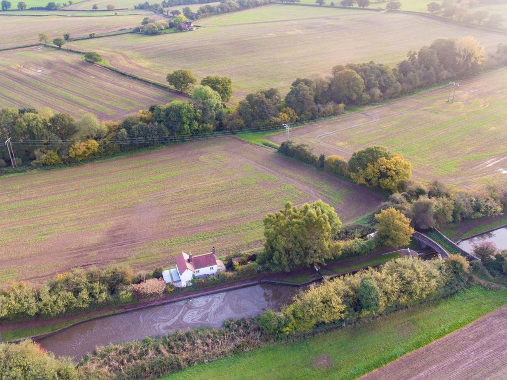 Property photo 1 of 22 Picture No. 23