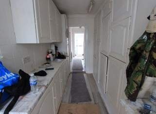 Property photo 2 of 28