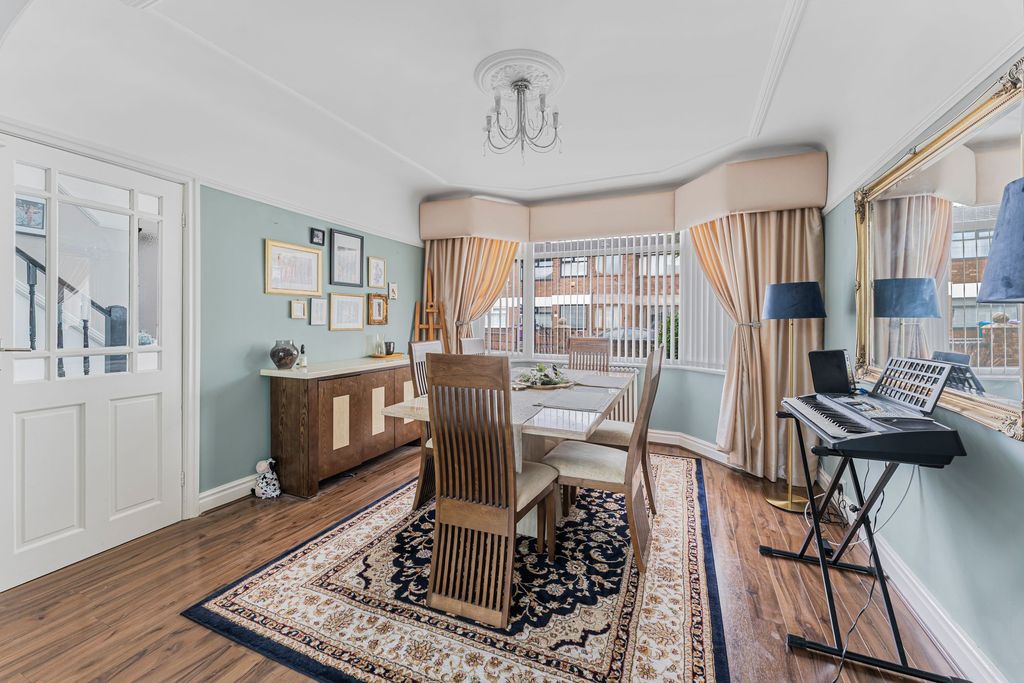 Property photo 3 of 30