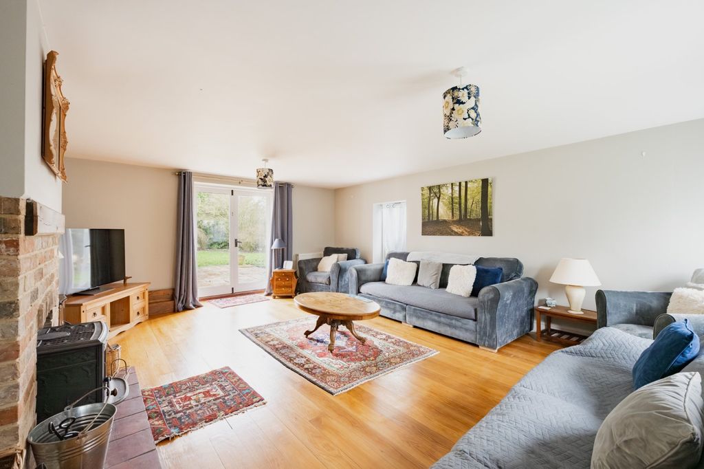 Property photo 2 of 15 Picture No. 28