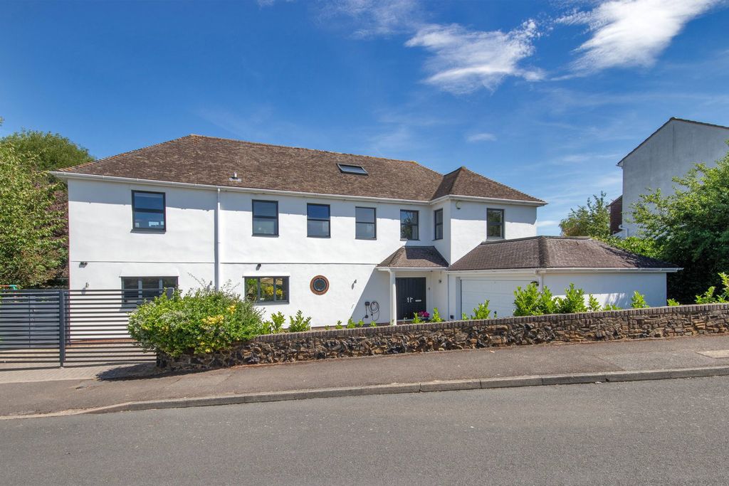 Property photo 1 of 29