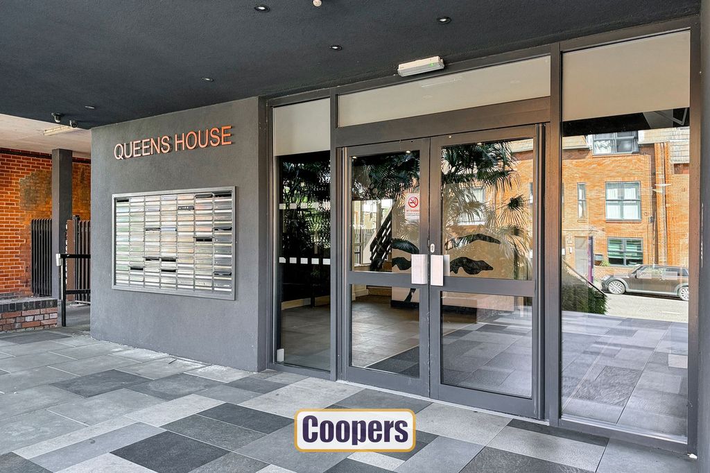 Property photo 2 of 11 Main Entrance Lobby
