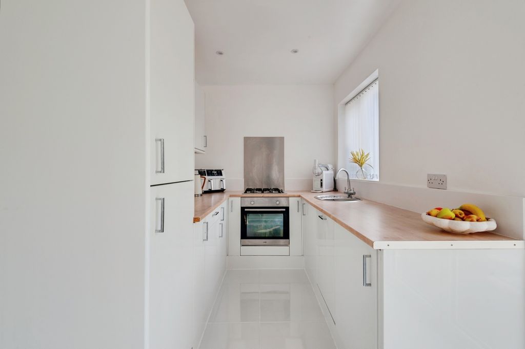 Property photo 3 of 18 Pbox-Img.Jpg