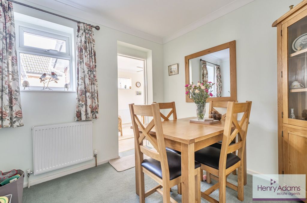 Additional image 9 of 3 bed detached bungalow for saleRother Close, Petersfield GU31