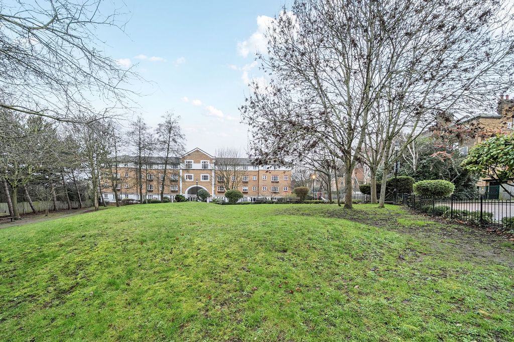 Property photo 3 of 14