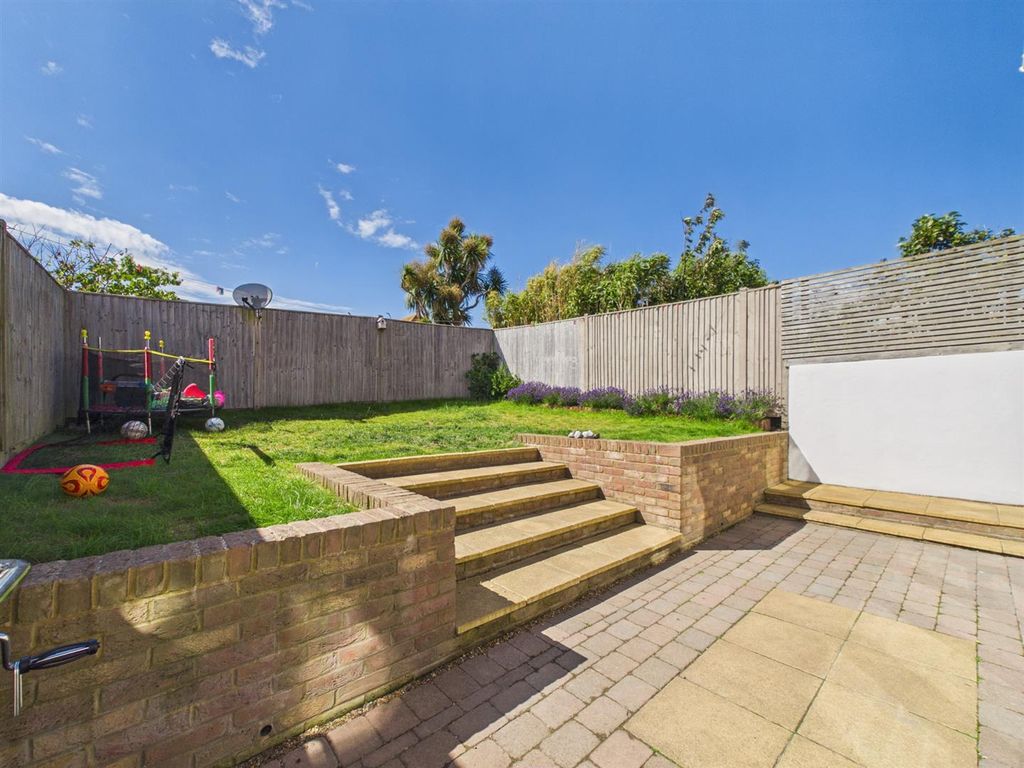 Property photo 3 of 22