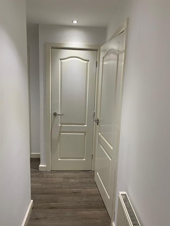 Property photo 2 of 10 Hall