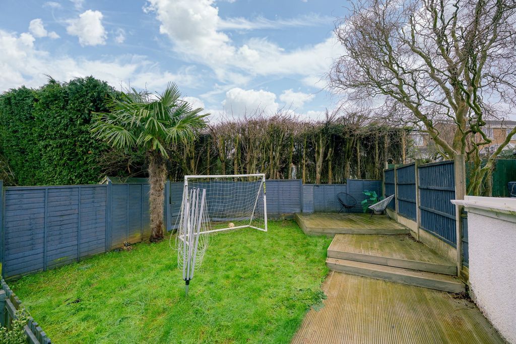 Property photo 2 of 21