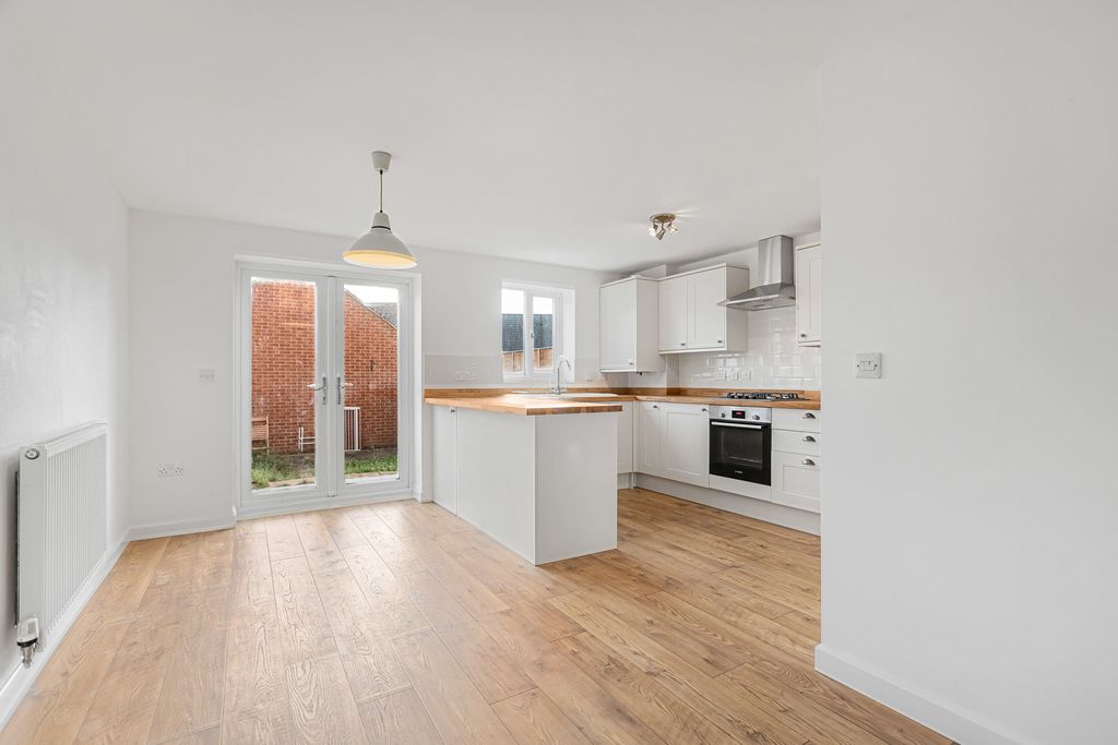 Property photo 2 of 19 Kitchen/Diner