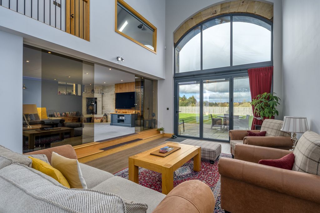 Property photo 2 of 86 Open Plan Space-2