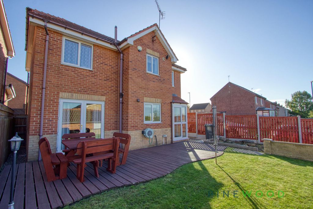 Property photo 2 of 37 Rear Garden