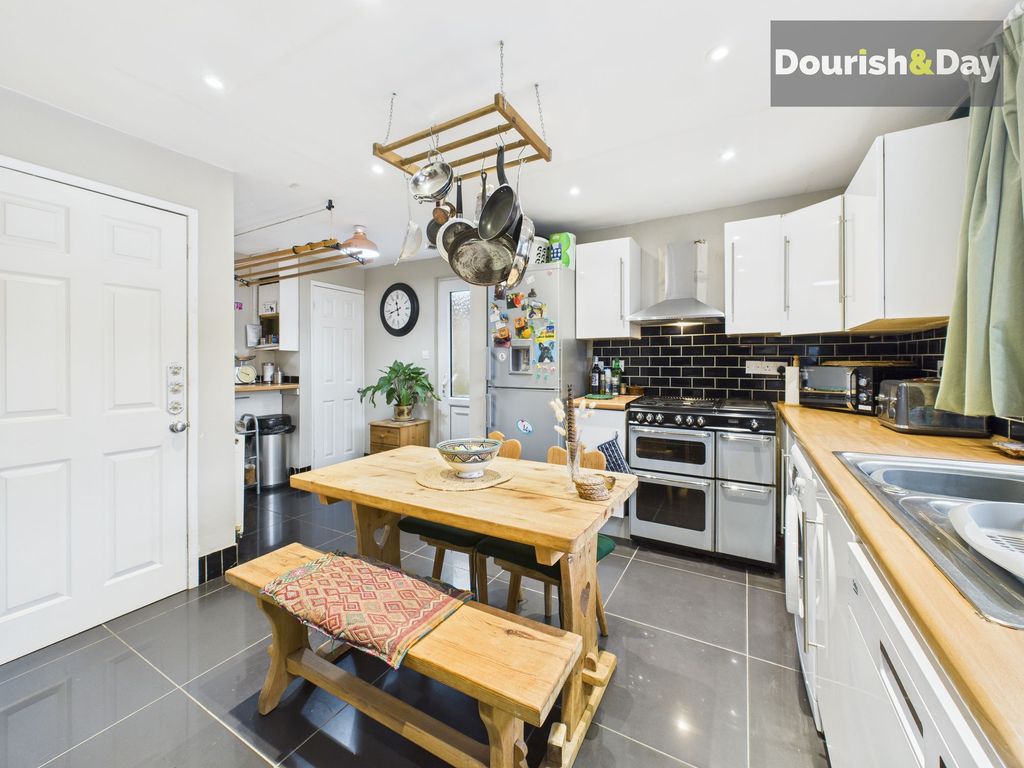 Property photo 3 of 14 Dining Kitchen