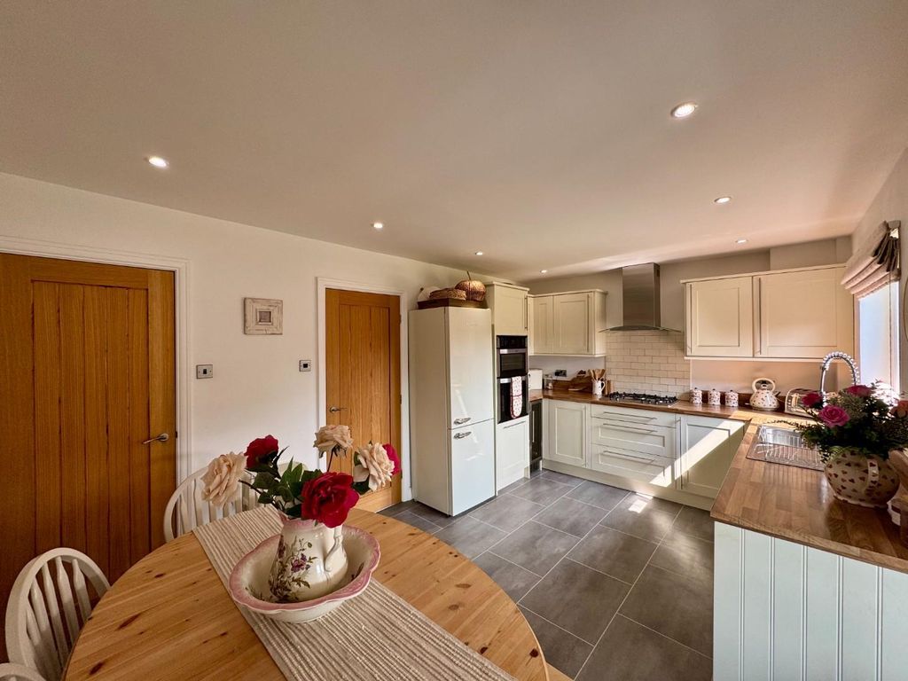 Property photo 3 of 18 Image00008.Jpeg