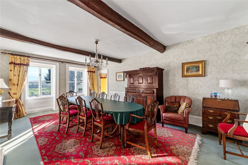 Property photo 2 of 40 Dining Room