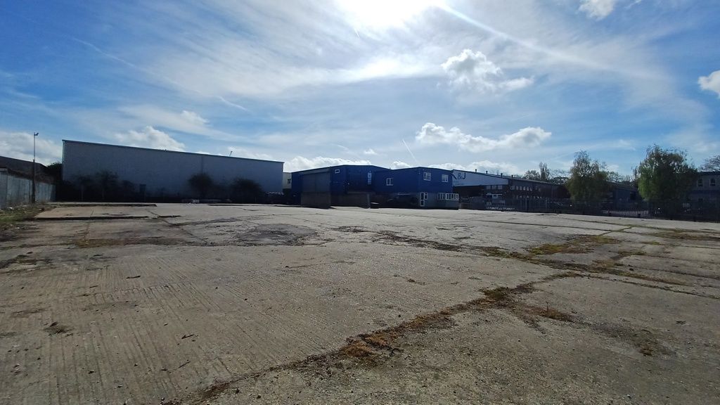 Property photo 3 of 9 Photo 13