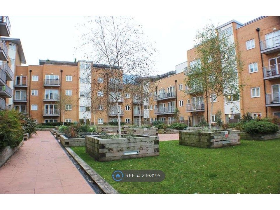 Property photo 3 of 11 Courtyard-Garden