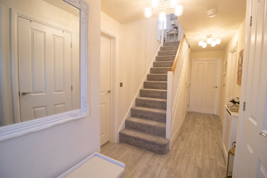 Additional image 10 of 4 bed detached house for saleBlackthorn Drive, Harlow CM17