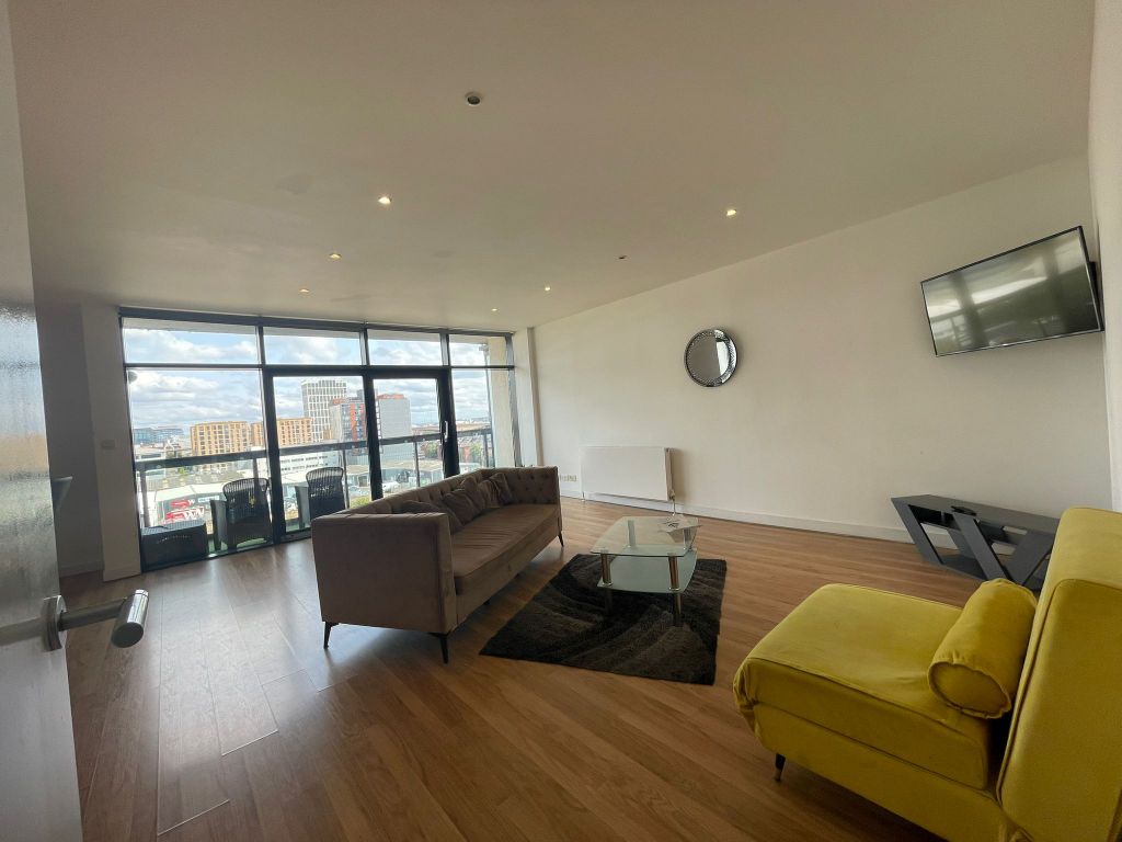 Property photo 1 of 26 Lounge