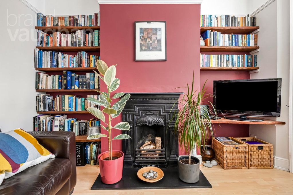 Property photo 2 of 17 Picture No. 19