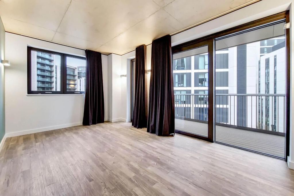 Property photo 2 of 14 Q.Png