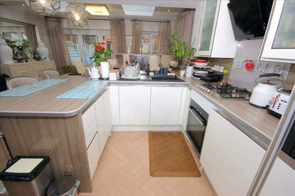 Property photo 2 of 23