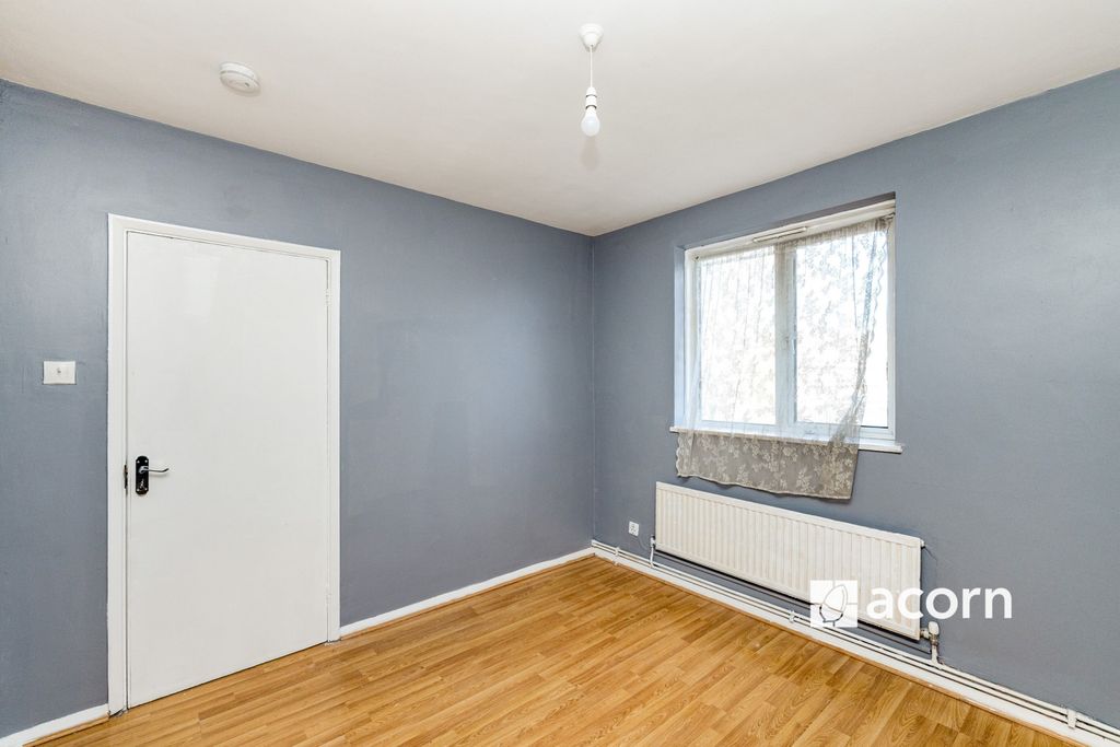 Property photo 3 of 16 Bedroom