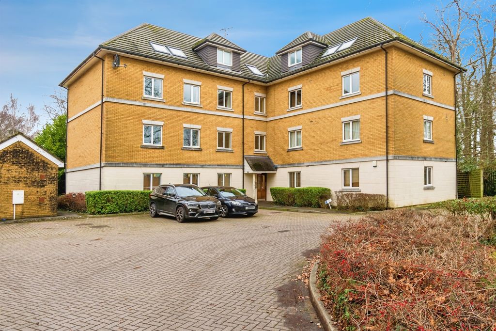 Property photo 1 of 18