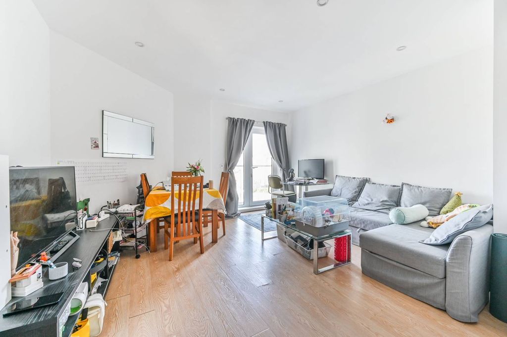 Property photo 2 of 12