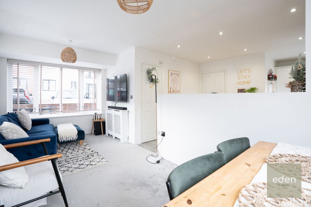 Property photo 3 of 21