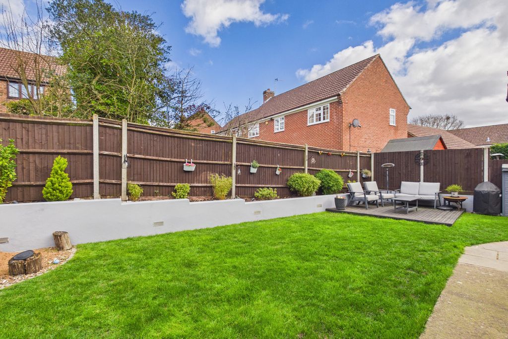 Property photo 3 of 28