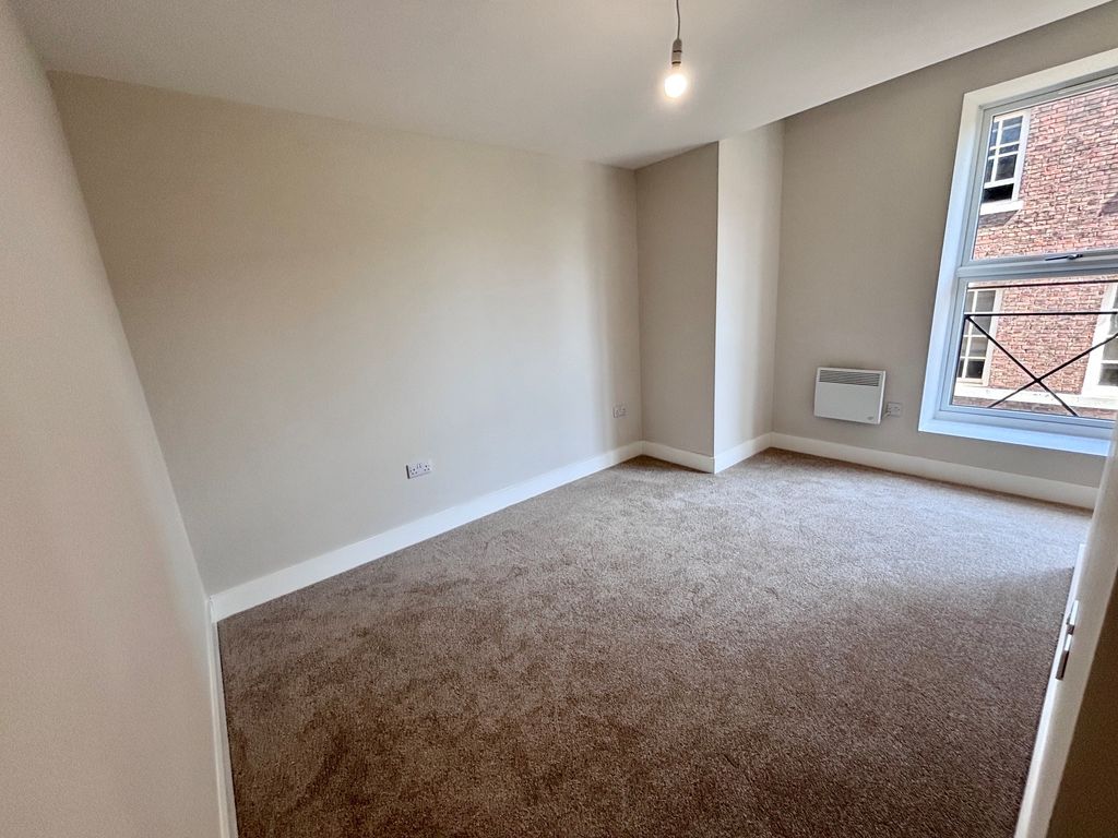 Property photo 2 of 6 Bedroom 1