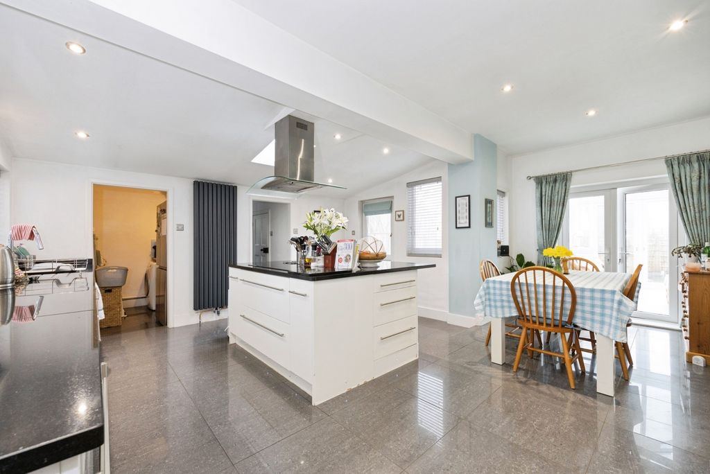 Property photo 2 of 22 Pbox-Img.Jpg